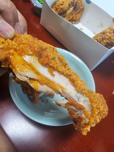 맥주를구한피자 구서점 이미지