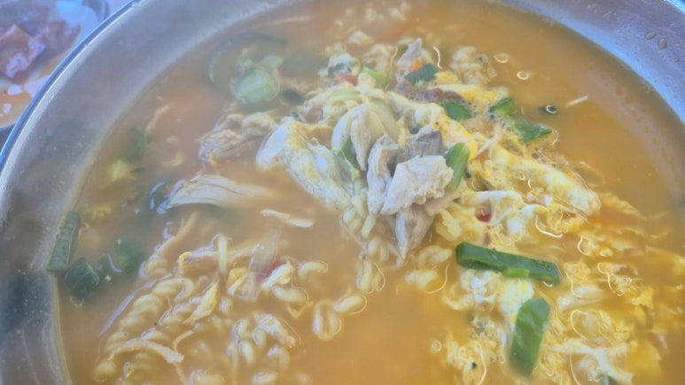 꼼닭칼국수 이미지