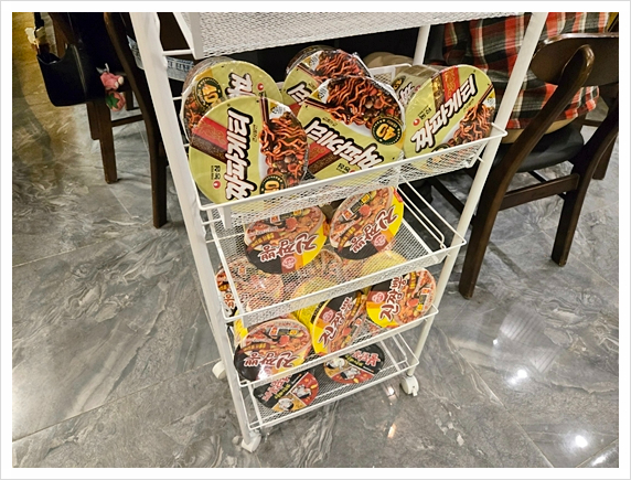 홀덤피자치킨 이미지