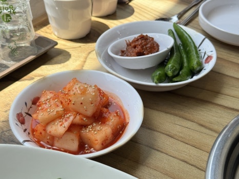 산능이네능이버섯백숙 이미지