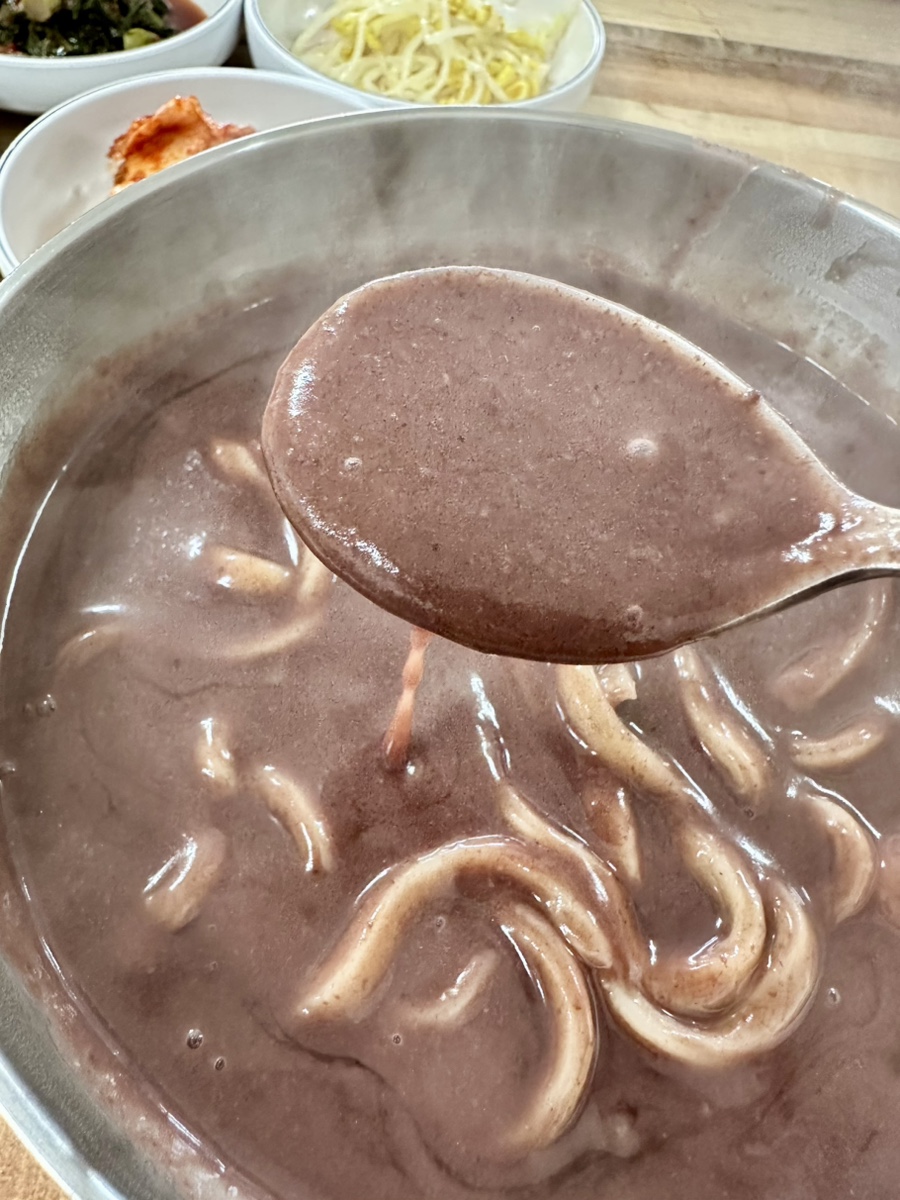 팥칼국수 이미지