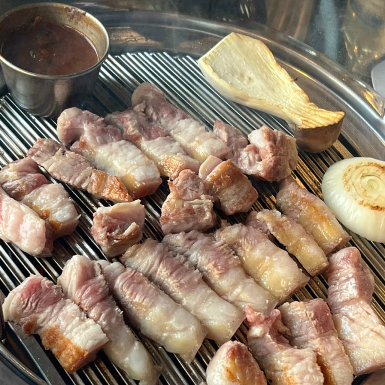 가윤흑돼지 이미지