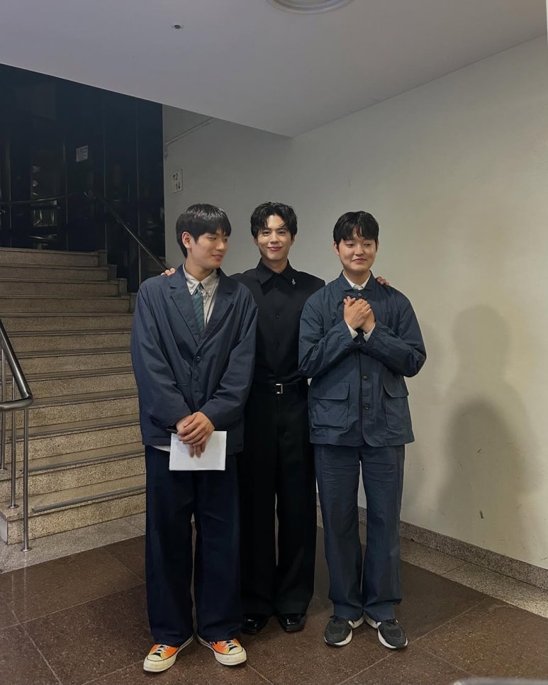 산만한시선 이미지
