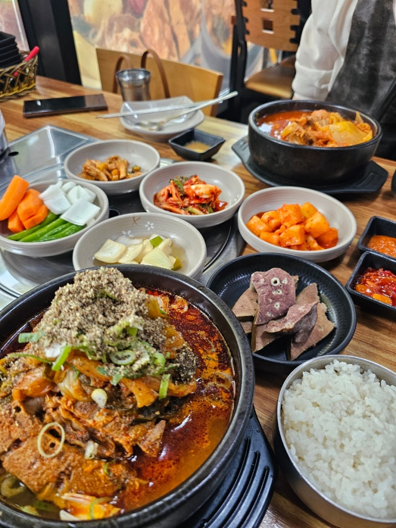 장터순대국 감자탕 이미지