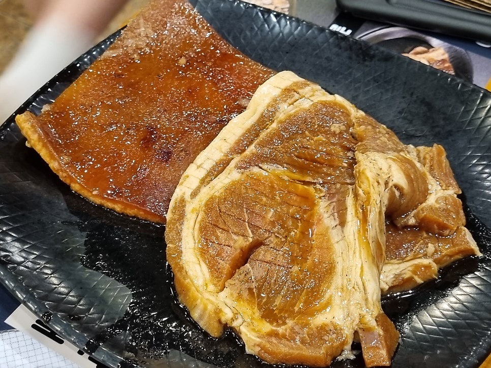 육돈 이미지