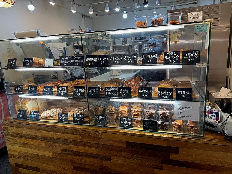 베이커 리(Baker Lee) 이미지