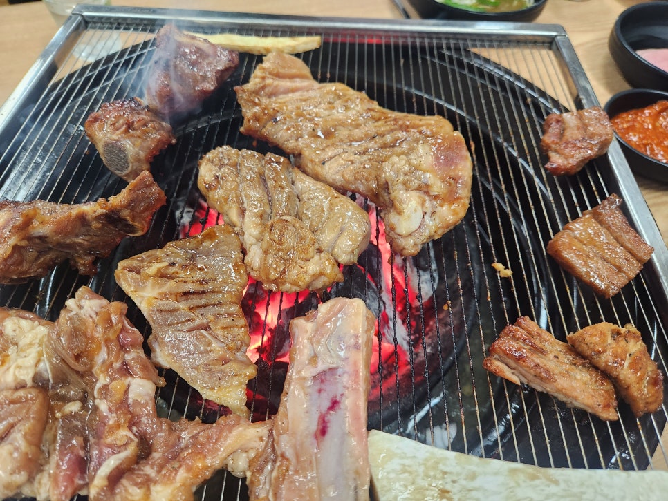 이가 숯불갈비 전문점 이미지