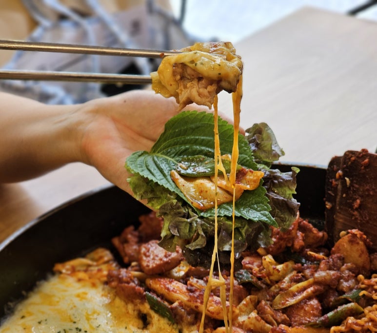 유가네닭갈비하단역점 이미지