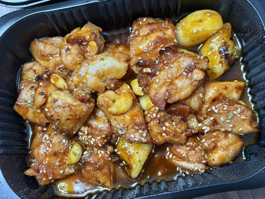 옥수수로 구운 치킨&바베큐 이미지