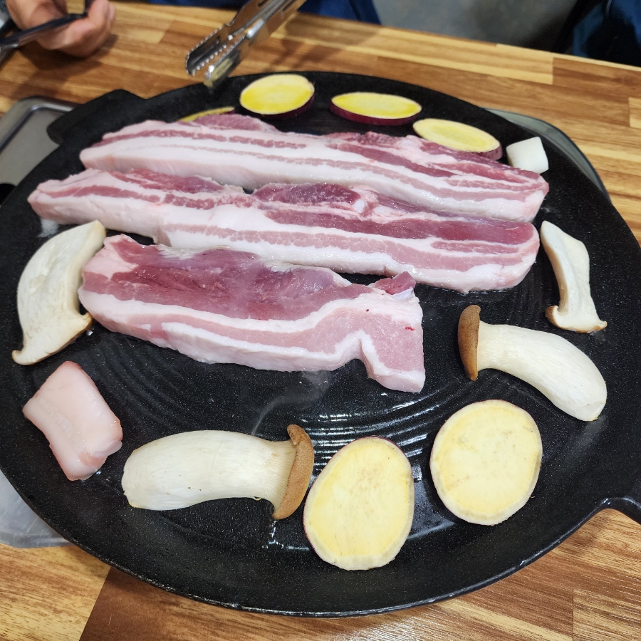 희야네솥뚜껑삼겹살 이미지