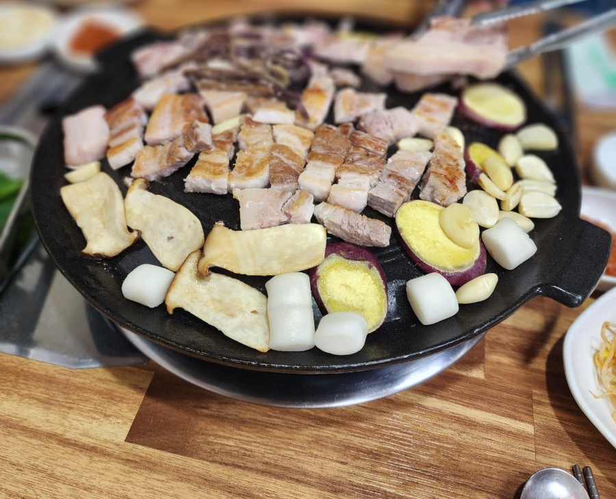 희야네솥뚜껑삼겹살 이미지