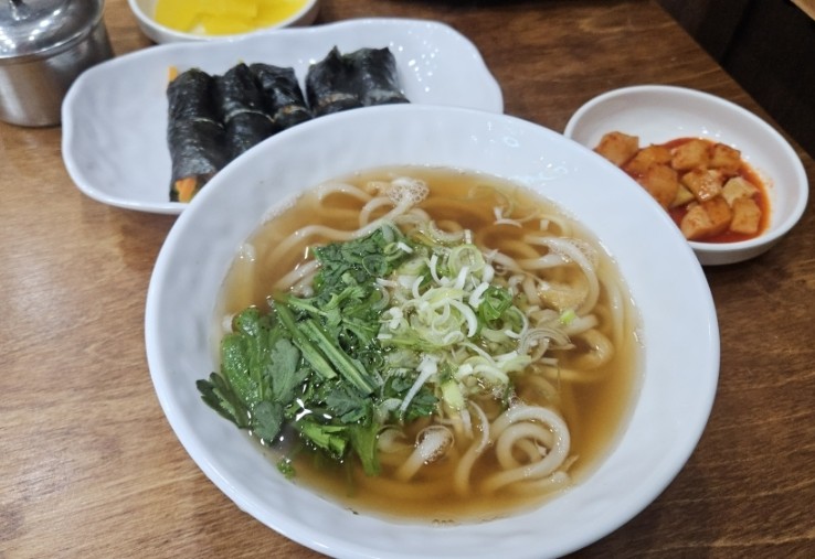 꼬미꼬미꼬마김밥 이미지