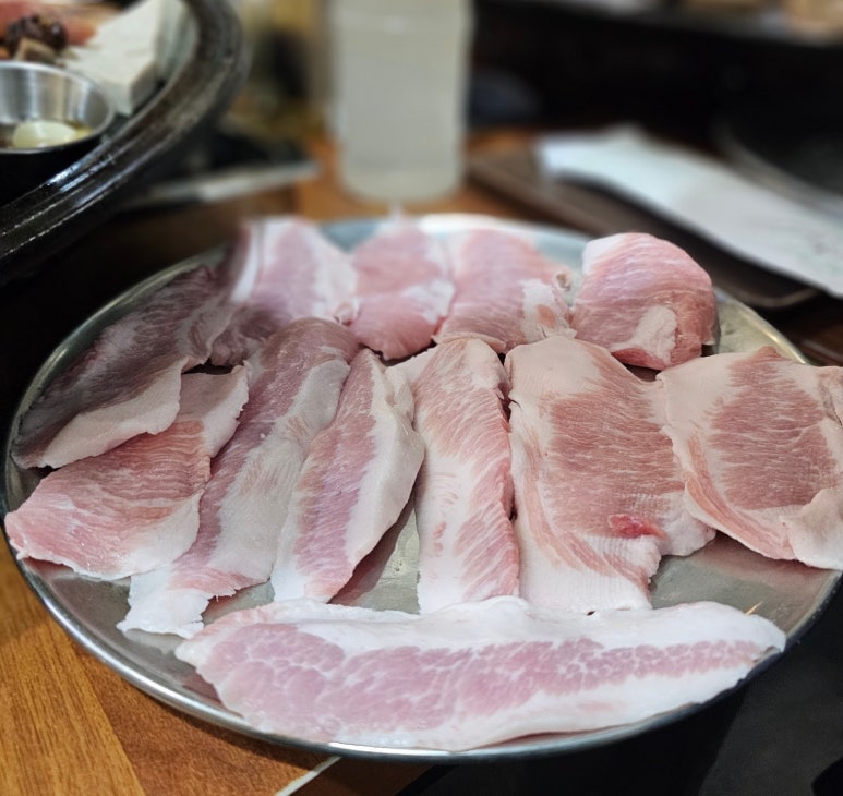 짱구네왕뚜껑삼겹살 이미지