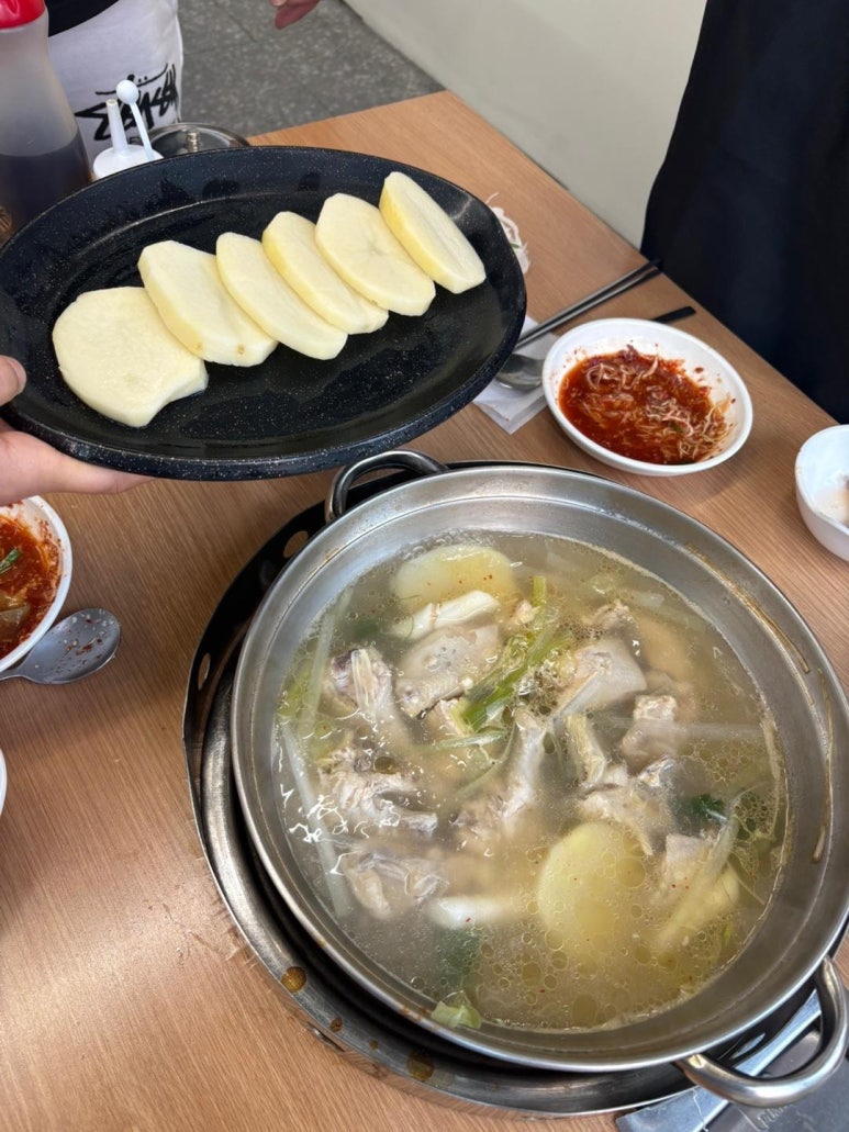 공릉동닭한마리 이미지
