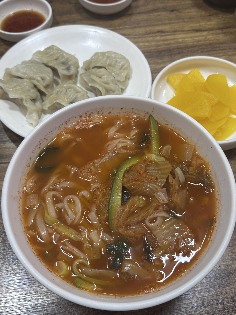 울타리없는만두 이미지