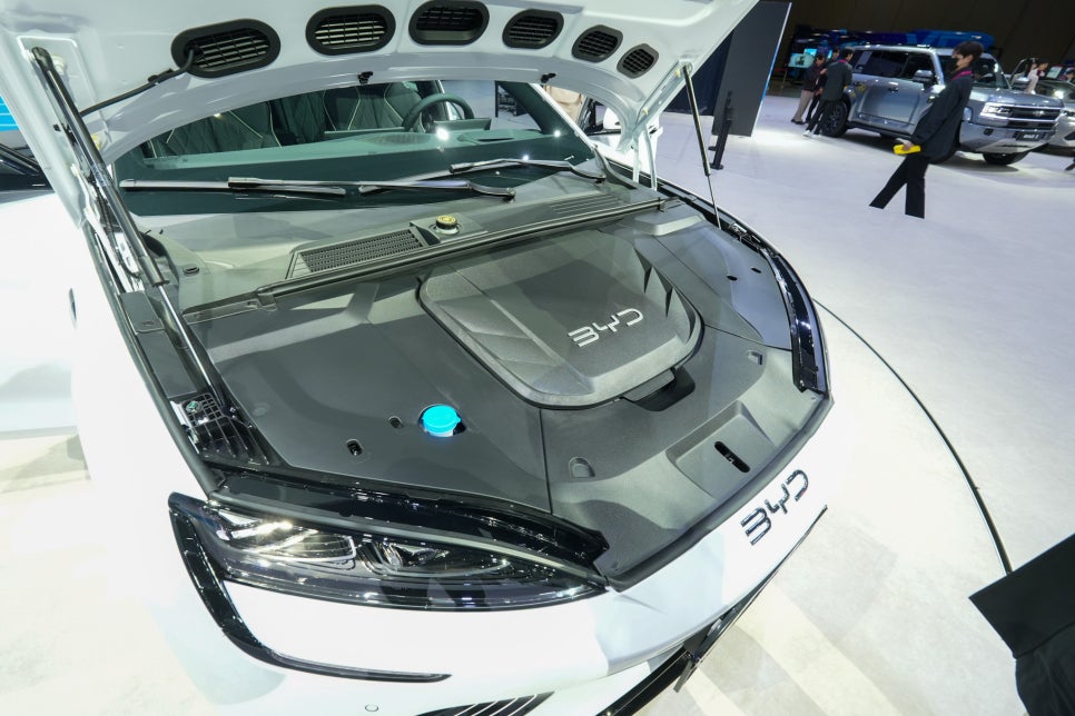 BYD SEAL 실물 리뷰 "중국 전기차가 이 정도였어? 테슬라 모델3보다 낫다고" 이미지 12