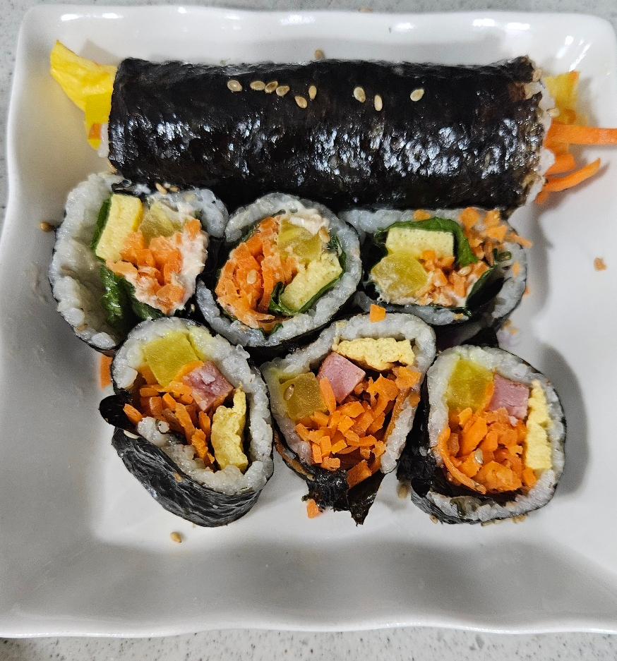 뚱김밥 이미지