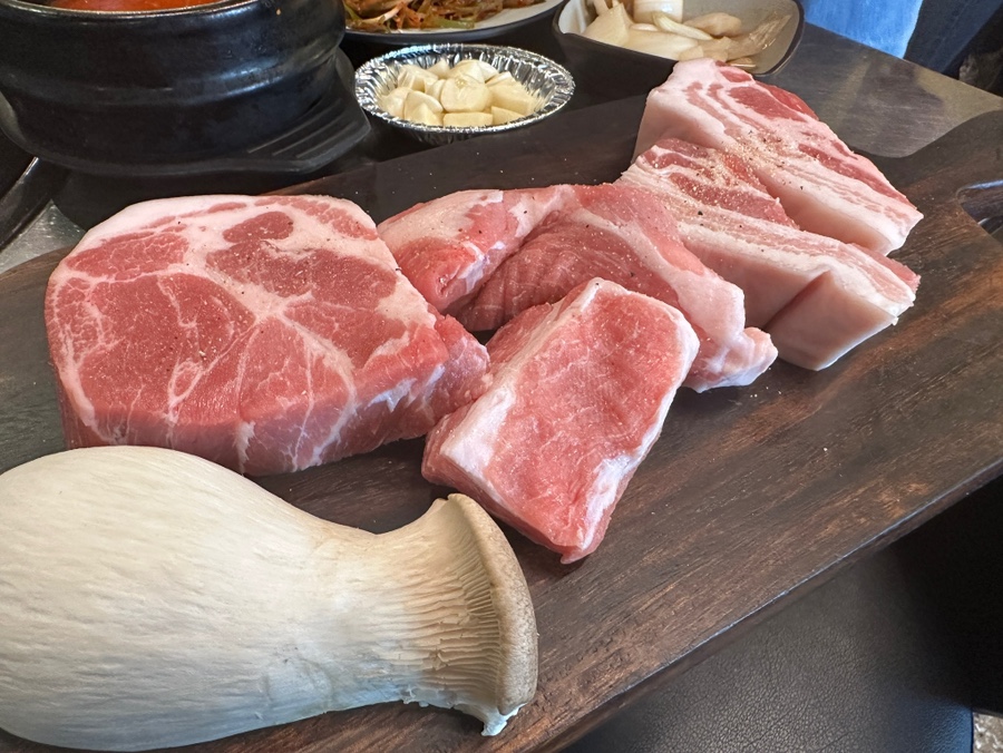 옹기종기푸줏간 이미지