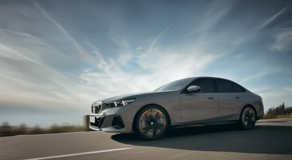 국내에 제일 잘나가는 수입차 판매 1위 전기차 세단 BMW i5 무엇이 강점인가? 이미지 2