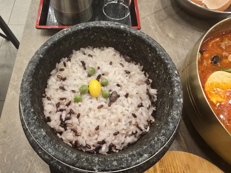 완뚝순두부 이미지