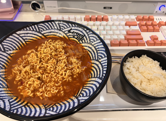 레벨업 PC CAFE 이미지