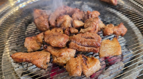 유천참숯불돼지갈비 이미지
