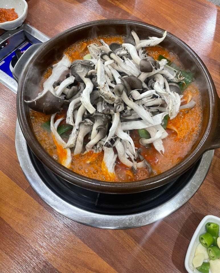 백송짜글짜글 이미지