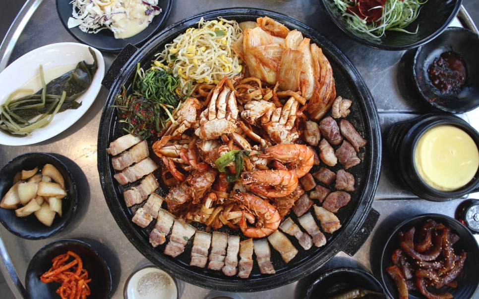 감탄돼지 이미지