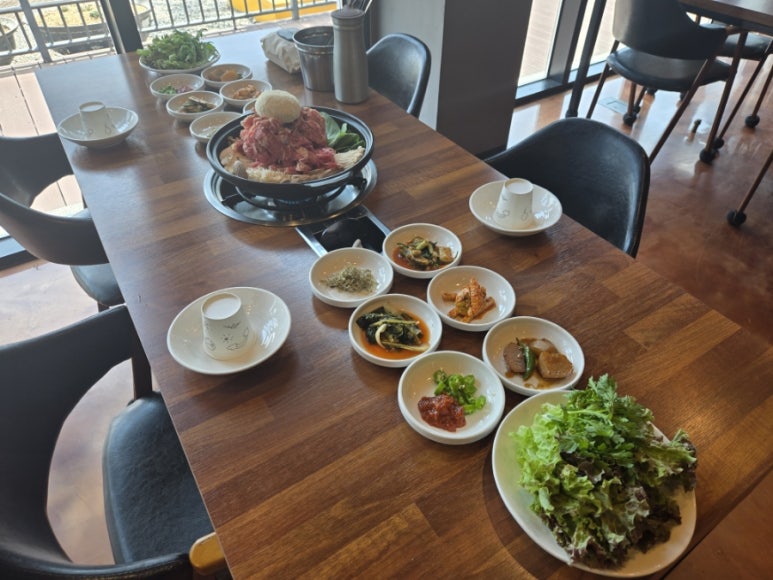 황금버섯백숙 이미지