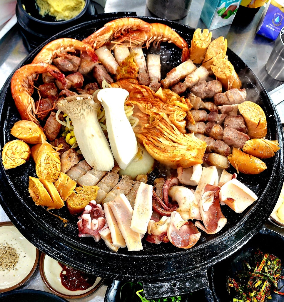감탄돼지 이미지