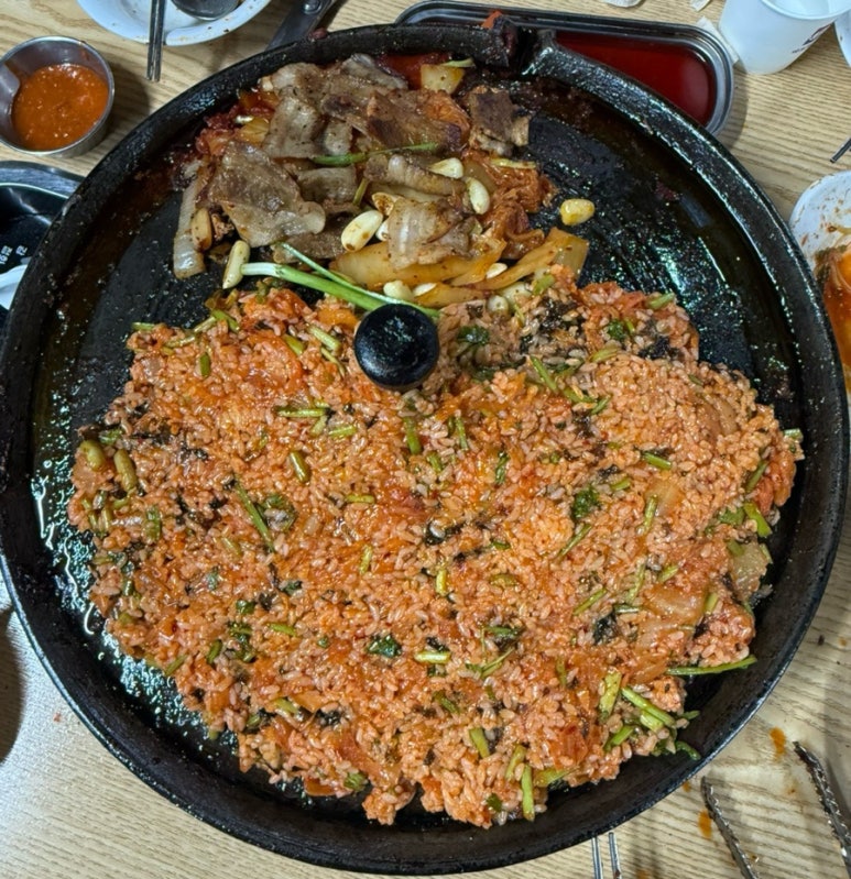 일산미나리솥뚜껑삼겹살 이미지
