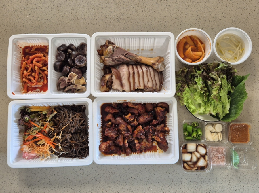 평화육남매왕족발 이미지