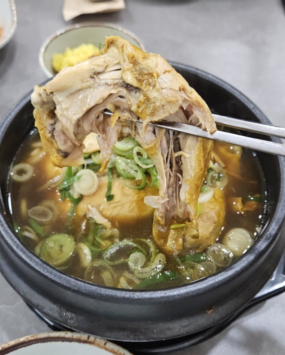 초석잠상황버섯삼계탕 이미지