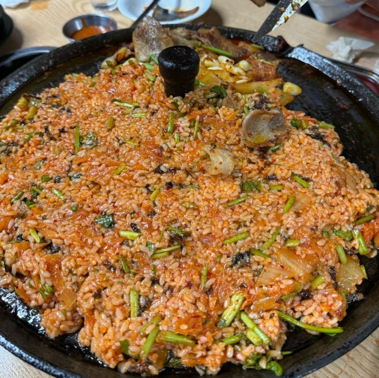 일산미나리솥뚜껑삼겹살 이미지