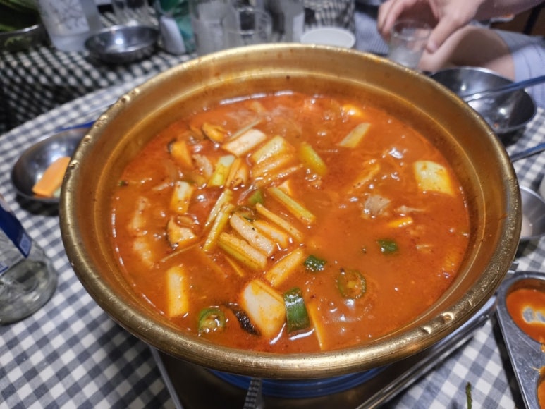 뚱이네식당 이미지