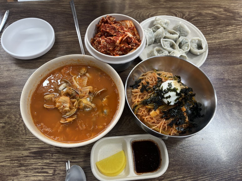 장모님칼국수.김치 이미지