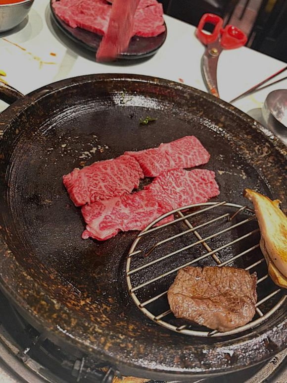 꾸석지돌판한우 이미지