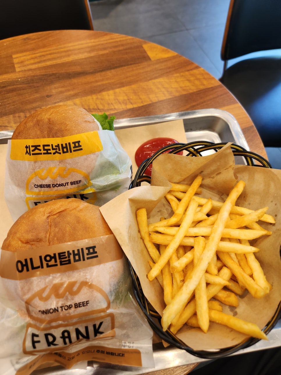 프랭크버거 방화역점 사진 7