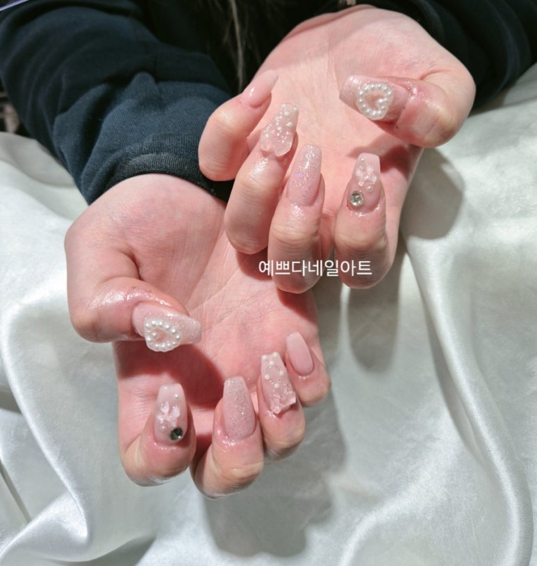 예쁘다네일아트 이미지