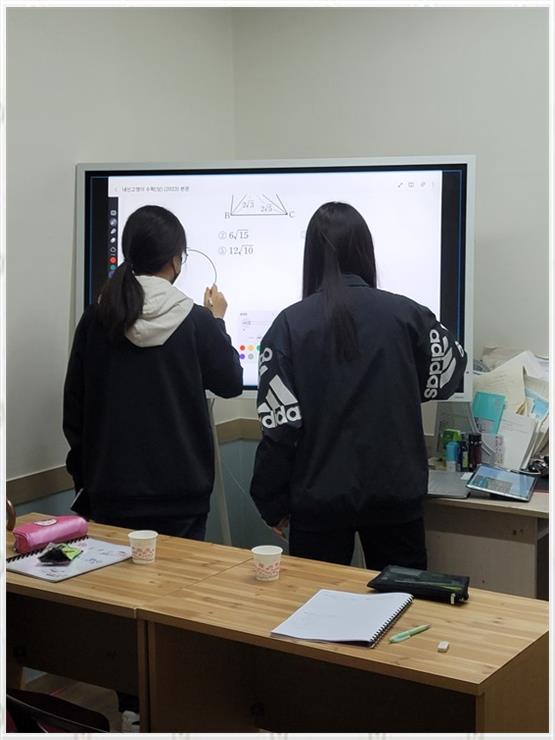 더솔루션학원 이미지