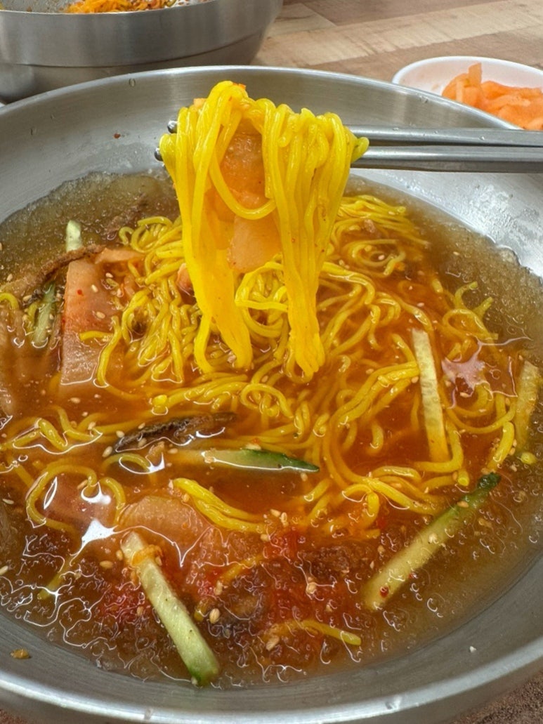 3.8밀면 이미지