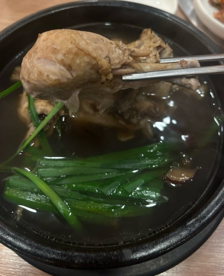 참일능이버섯백숙 이미지