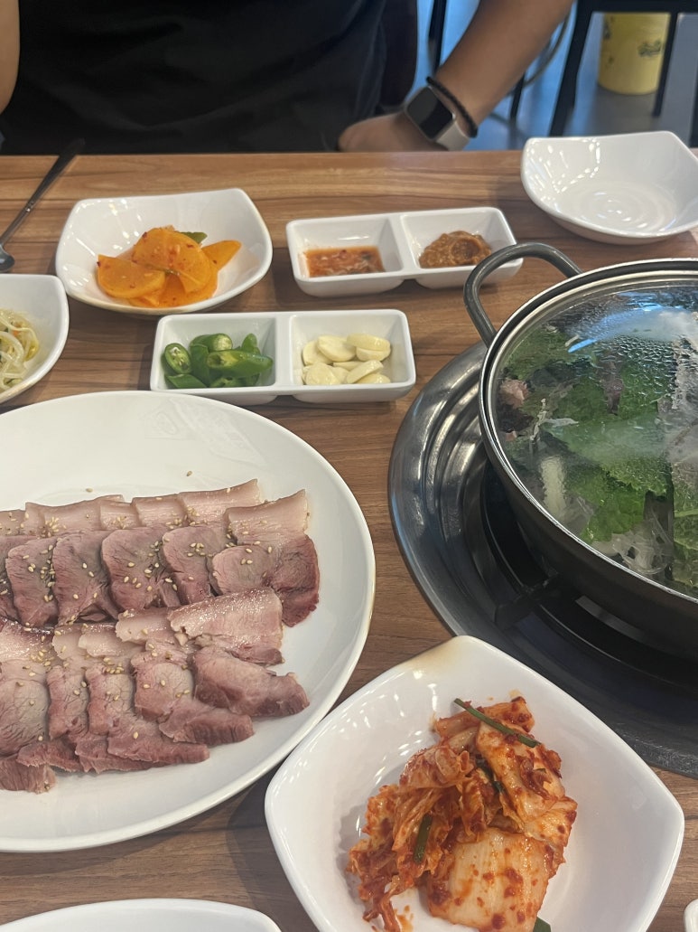 진황제돼지찌개 이미지