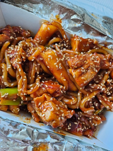 동근이숯불두마리치킨수원 이미지
