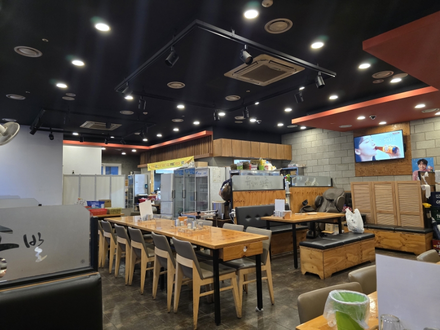 평화육남매왕족발 이미지