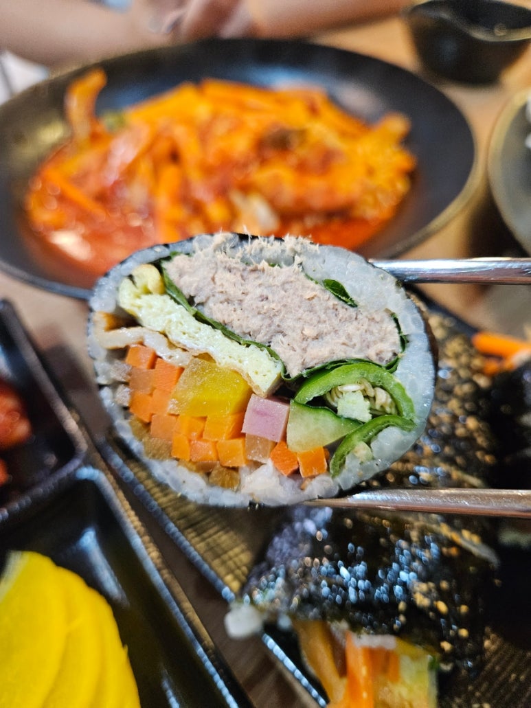 까망김밥 이미지