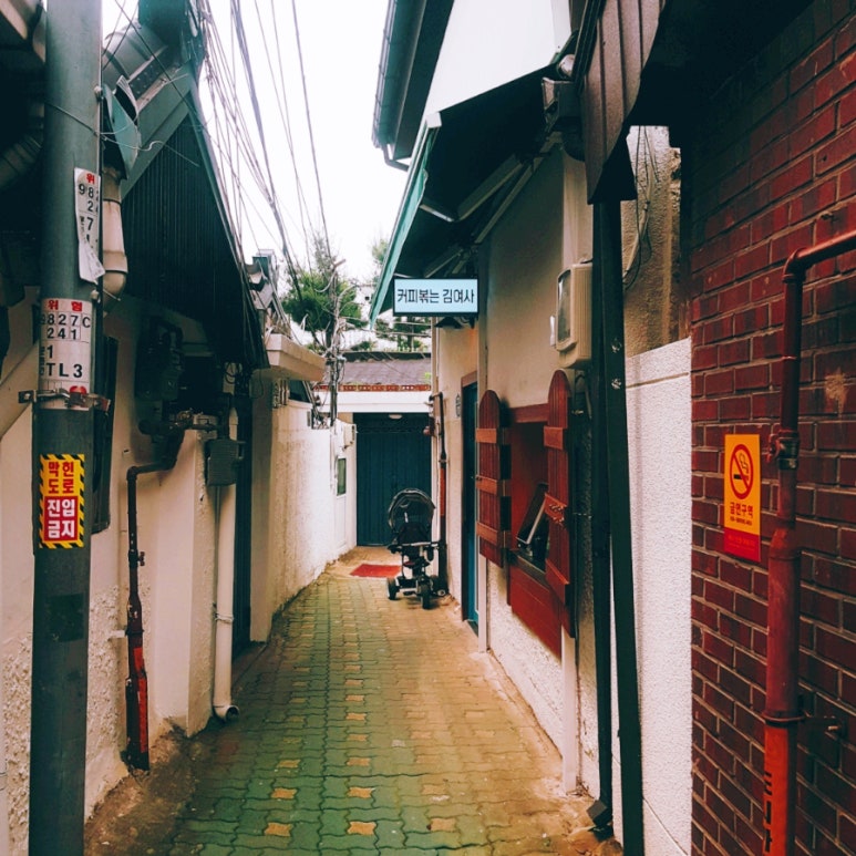 커피볶는김여사 홍제역점 이미지