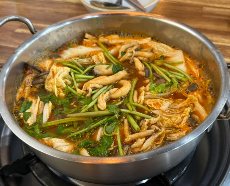 주남얼큰샤브칼국수 이미지