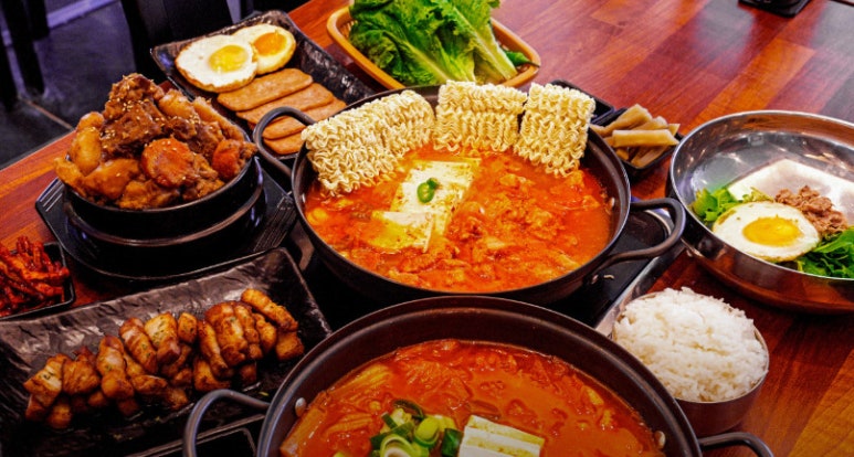 강남김치찌개 이미지