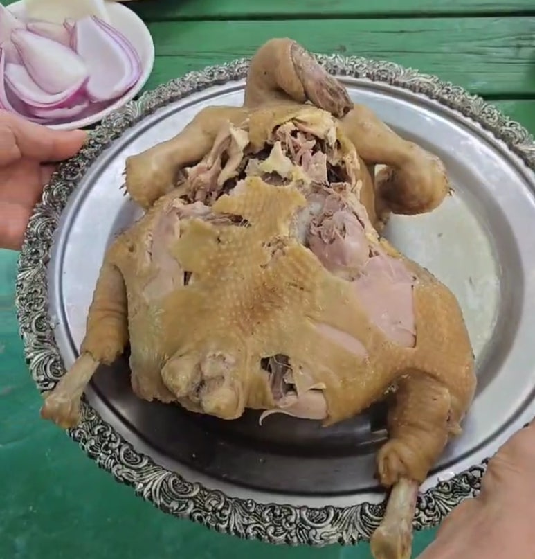 황칠백숙 이미지